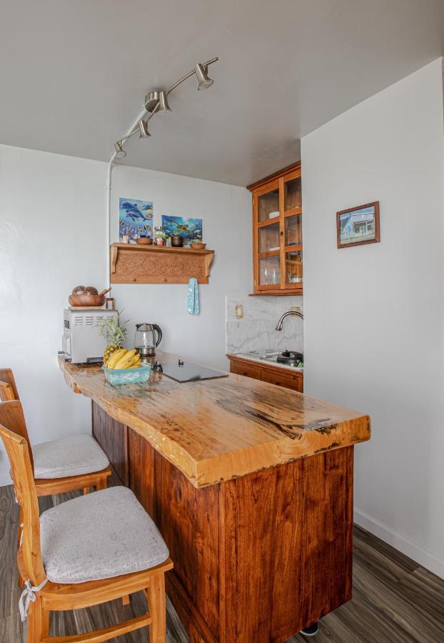 Breezy Beachfront Bali-Style Haven 180 Degree Oceanview Hau'ula Екстериор снимка