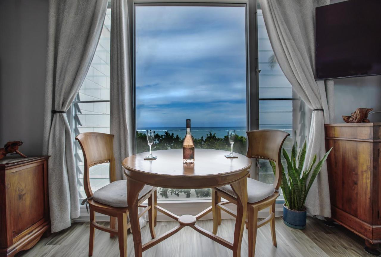 Breezy Beachfront Bali-Style Haven 180 Degree Oceanview Hau'ula Екстериор снимка