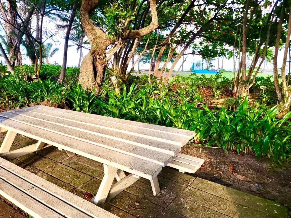 Breezy Beachfront Bali-Style Haven 180 Degree Oceanview Hau'ula Екстериор снимка