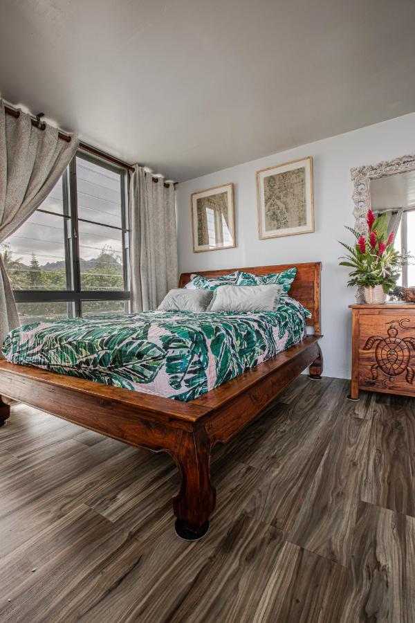 Breezy Beachfront Bali-Style Haven 180 Degree Oceanview Hau'ula Екстериор снимка